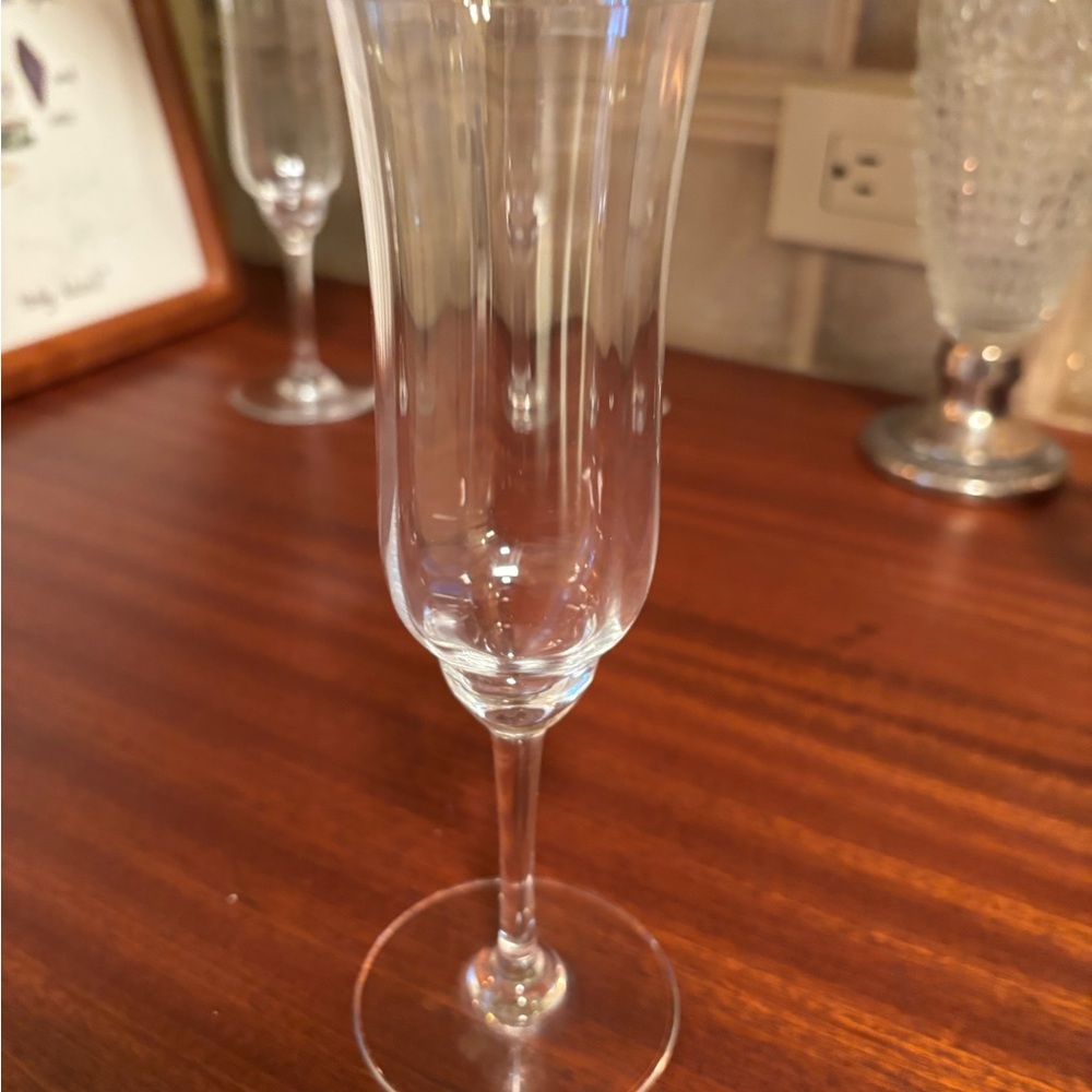 Baccarat Set of 3 Capri Champagne Glasses - Picture 2 of 3